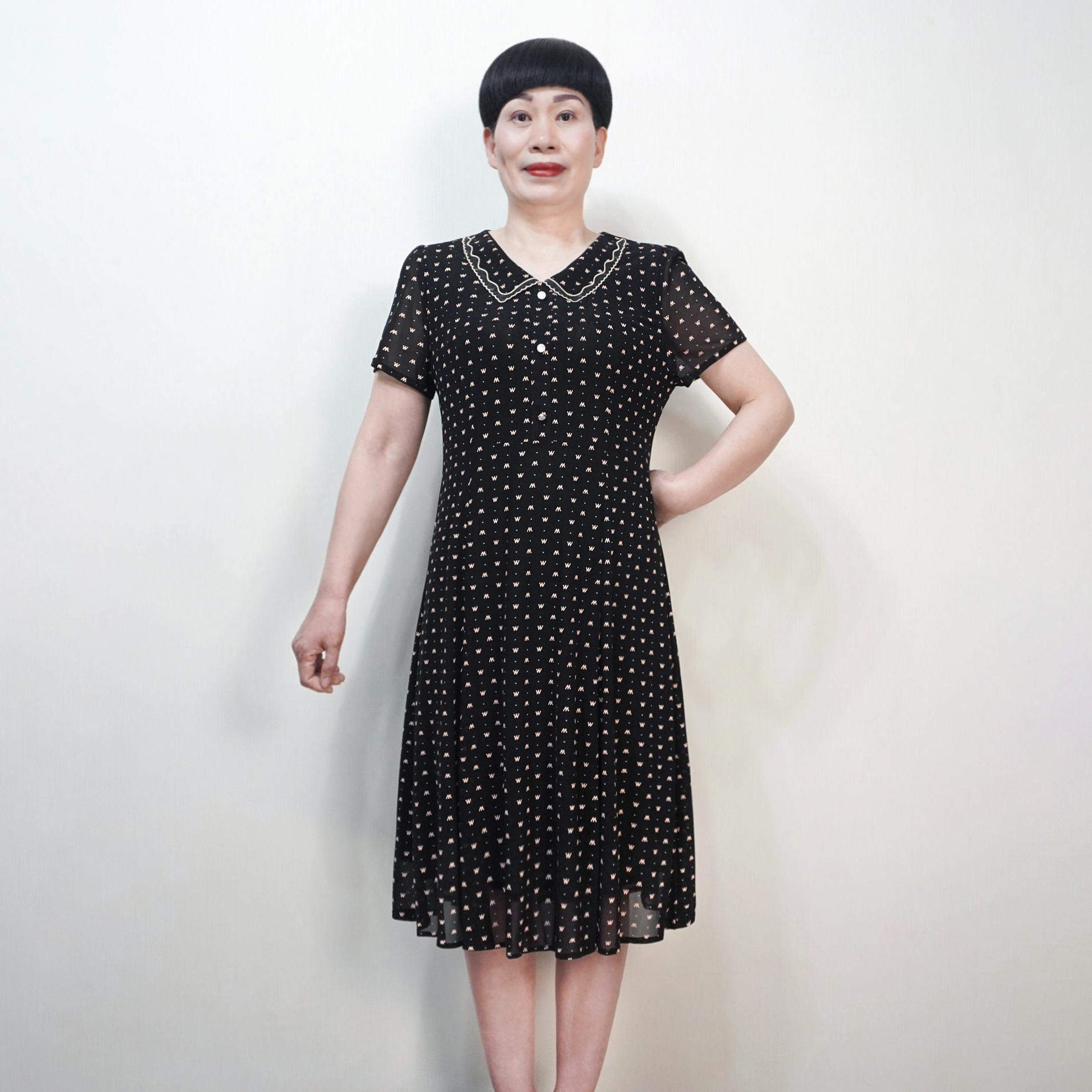 55岁妈妈夏装连衣裙弹力修身显瘦2025新款女裙子夏时尚碎花中长裙