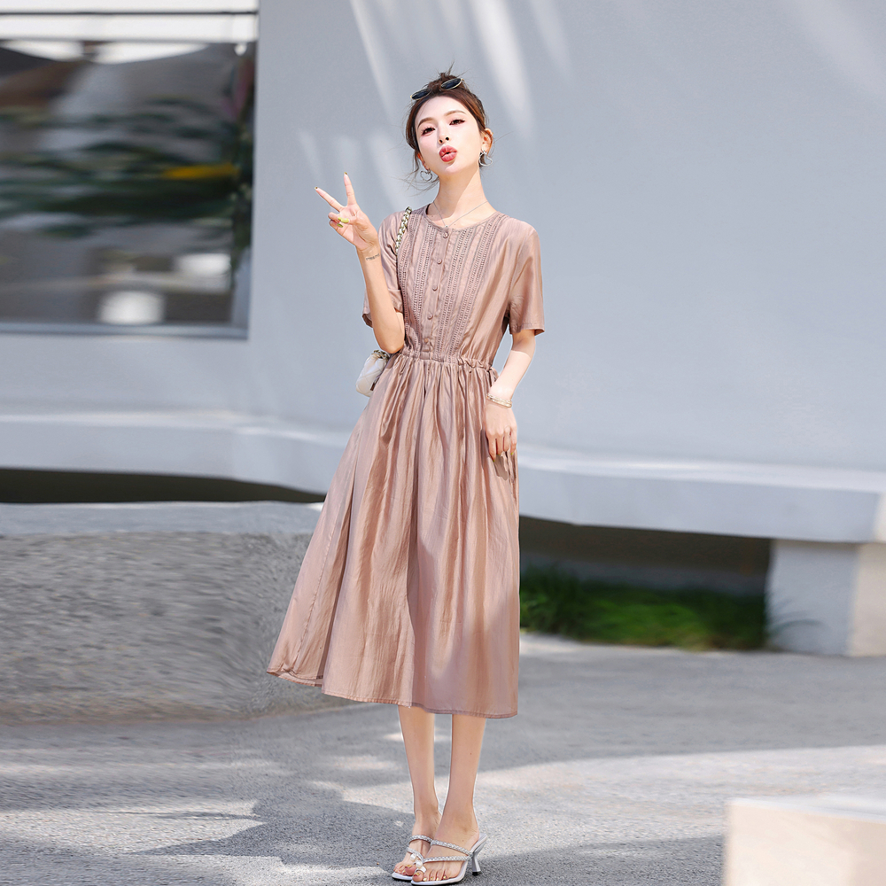 2025夏装新款蕾丝拼接圆领连衣裙子流行时尚上新衣服女装