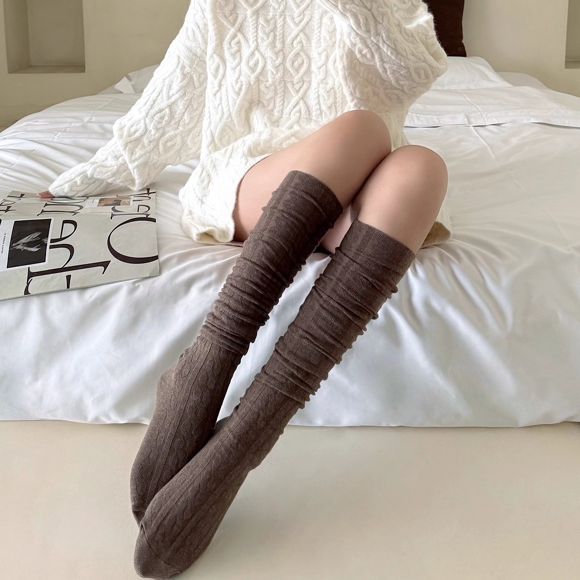 美拉德长筒袜子女秋冬及膝堆堆袜配靴子麻花显瘦jk小腿袜白色长袜