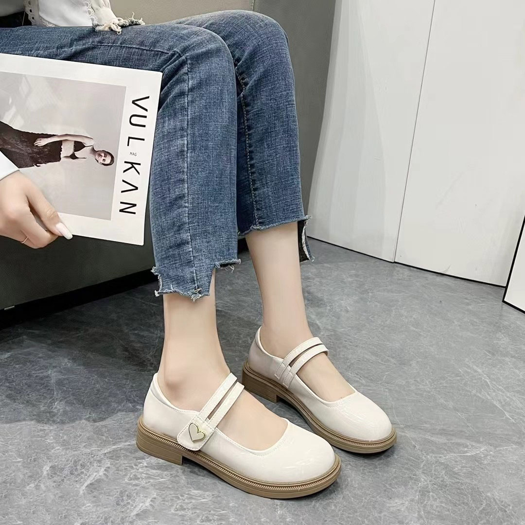 粗跟单鞋乐福鞋黑色配裙子小皮鞋