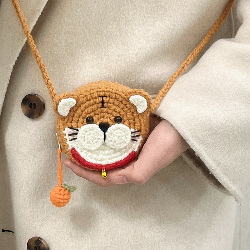 毛线钩织小老虎斜挎包手工编织diy材料包自制新年礼物放虎年红包