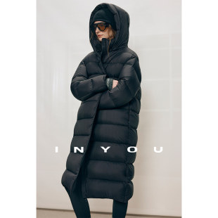 因由 连帽羽绒服女 95白鹅绒大被子新泡芙秋冬外套黑色保暖中长款