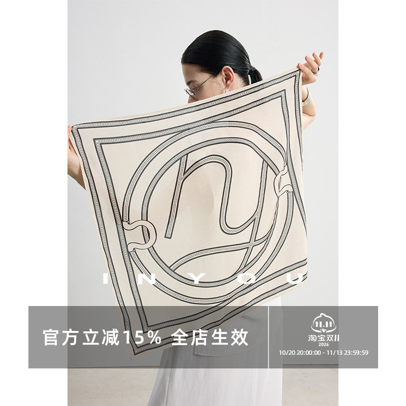 因由 百搭方巾披肩春秋新款围巾原创设计感图案时尚印花丝巾女