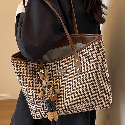 大容量单肩帆布包百搭托特包