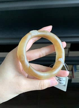 毛毛的翠//M 12783/和田玉糖白雕花手镯//56.7/1700