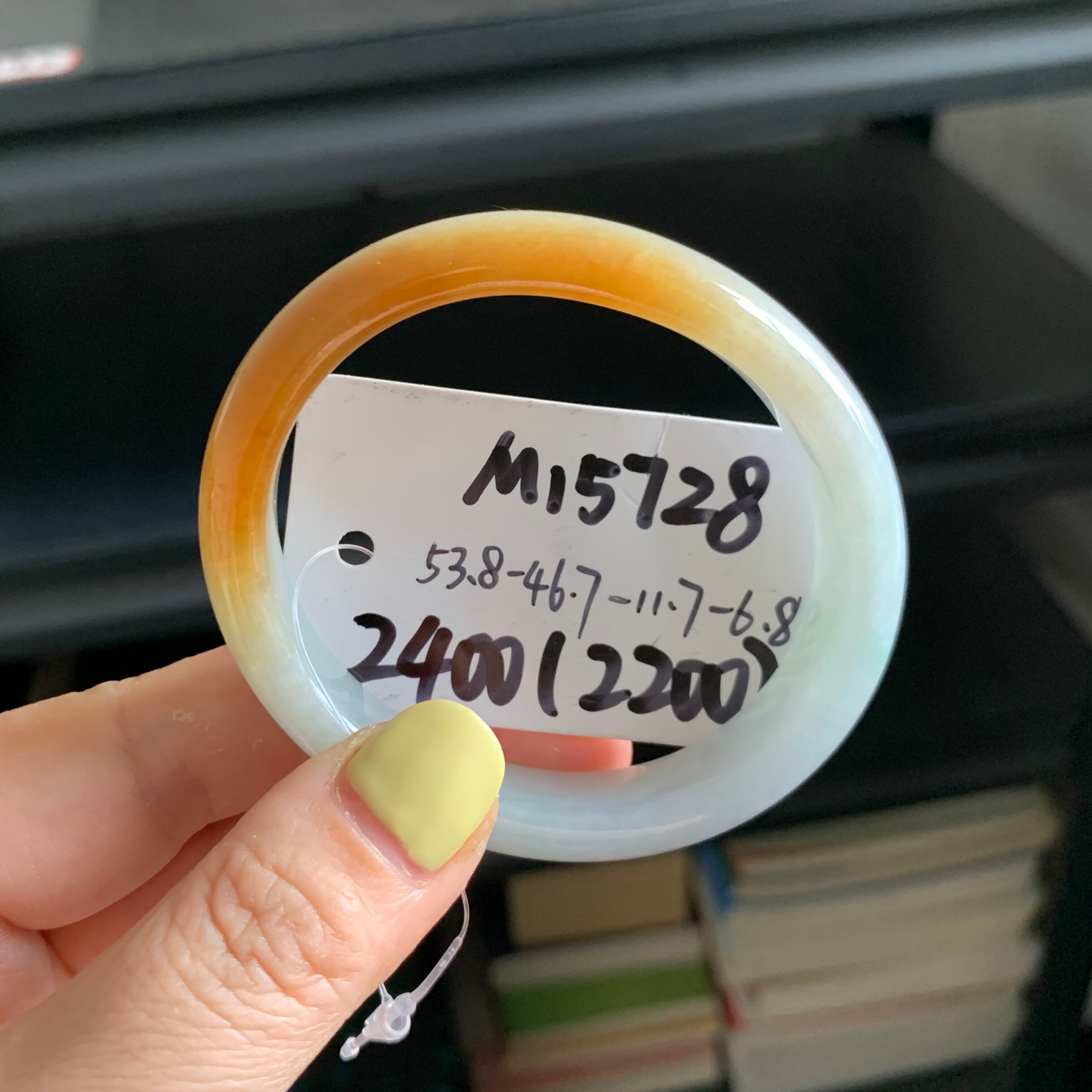 毛毛的翠/M 15728/天然飘花黄翡贵妃翡翠手镯/53.8-46.7/2400