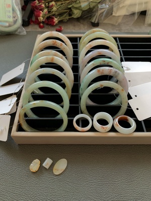 毛毛的翠直播链接1 闲置玉石 下拉详情页 ，无截图拍付，发盲盒！