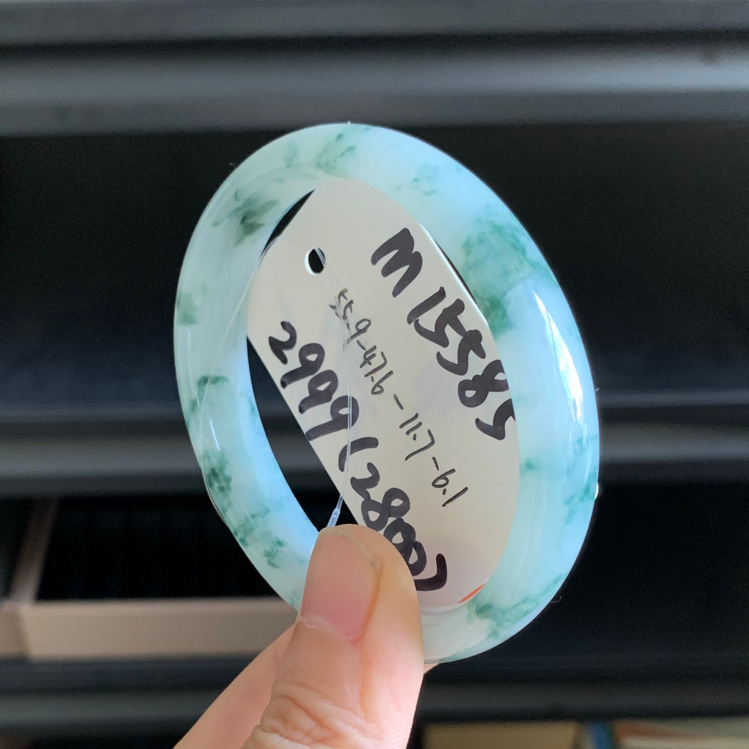 毛毛的翠/M 15585/天然特色飘花贵妃翡翠手镯/55.9-47.6/2999