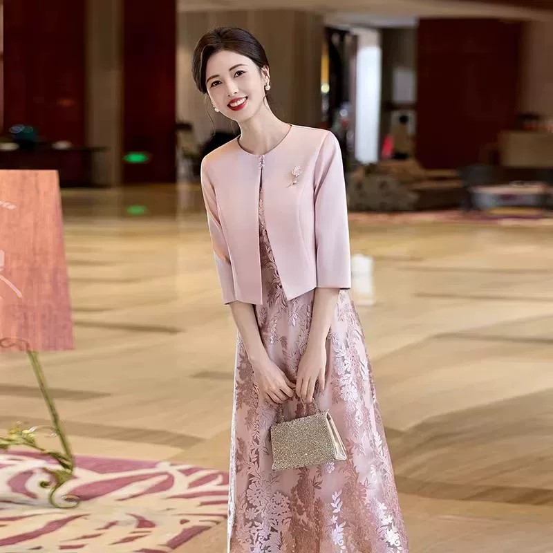 结婚妈妈礼服喜婆婆婚宴装2026新款高贵年轻巨好看新中式旗袍套装