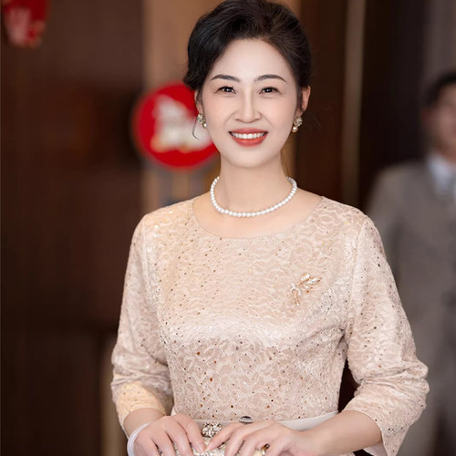 妈妈婚宴礼服高贵婆婆结婚敬酒2026春夏新款婚礼气质遮肚子连衣裙