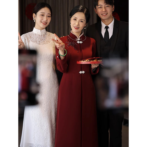 红色高贵洋气妈妈婚宴礼服两件套