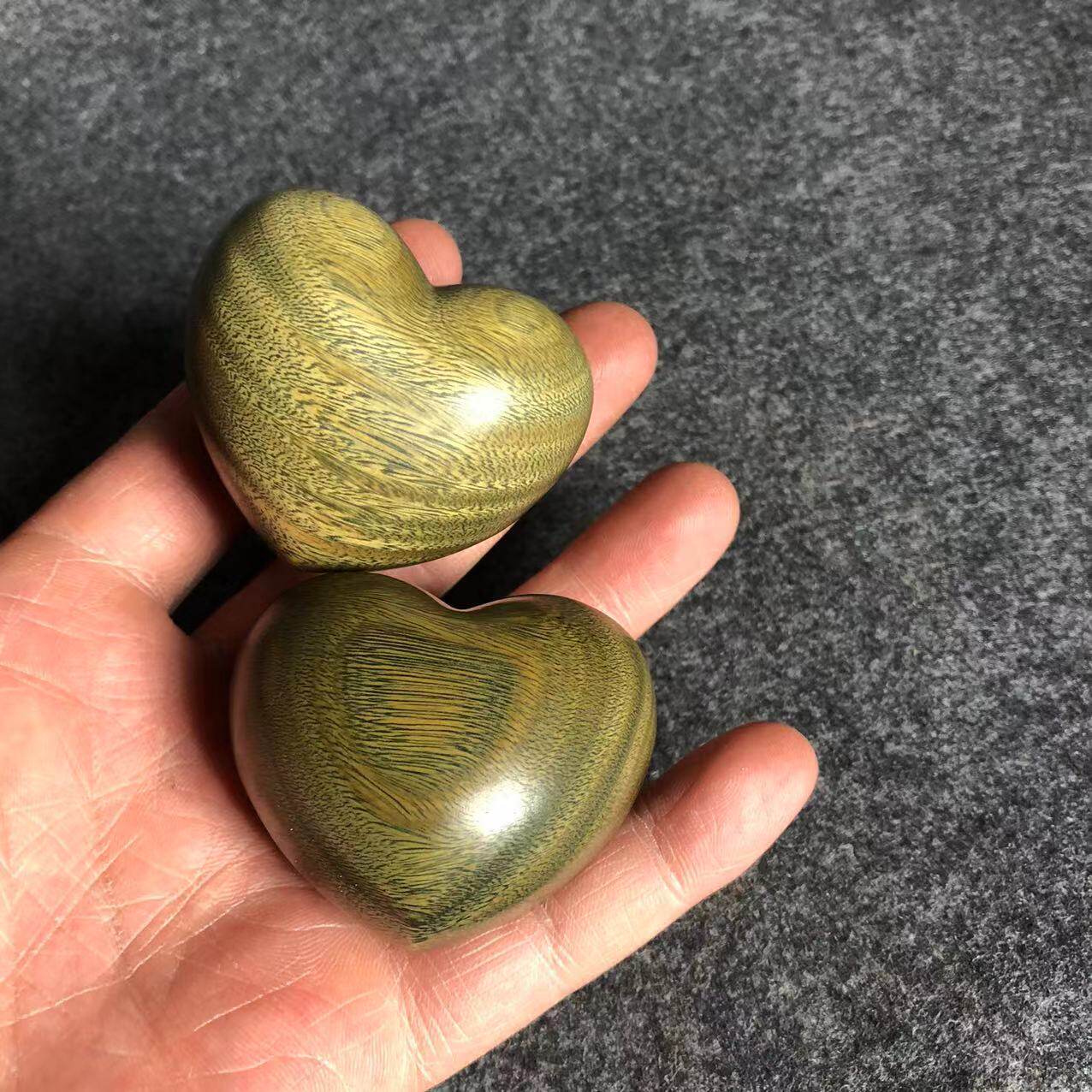 檀木手把件心形爱心手把件紫檀绿檀黑檀木爱心雕刻手把件厂家直销