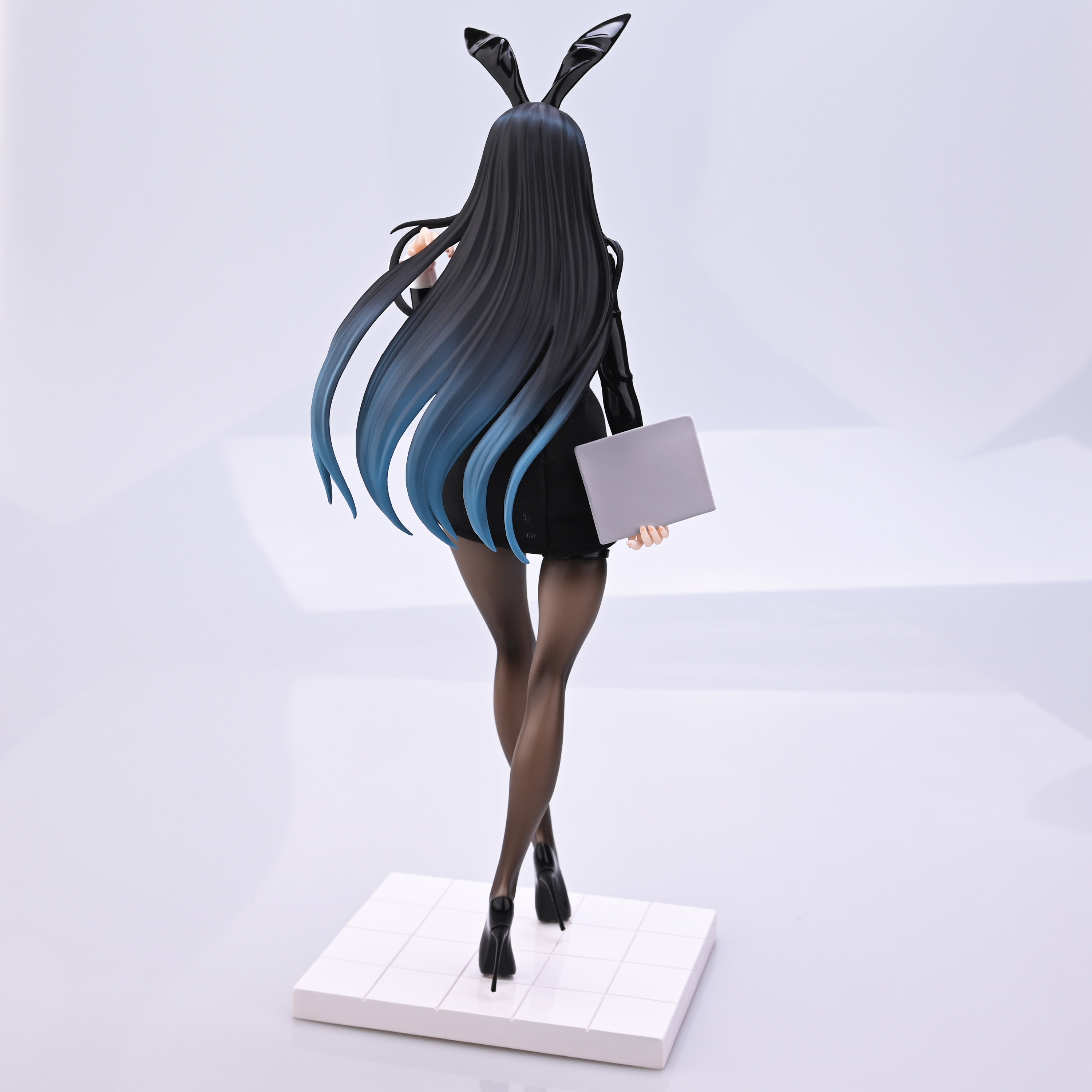 ol逆兔逆转兔女郎手办
