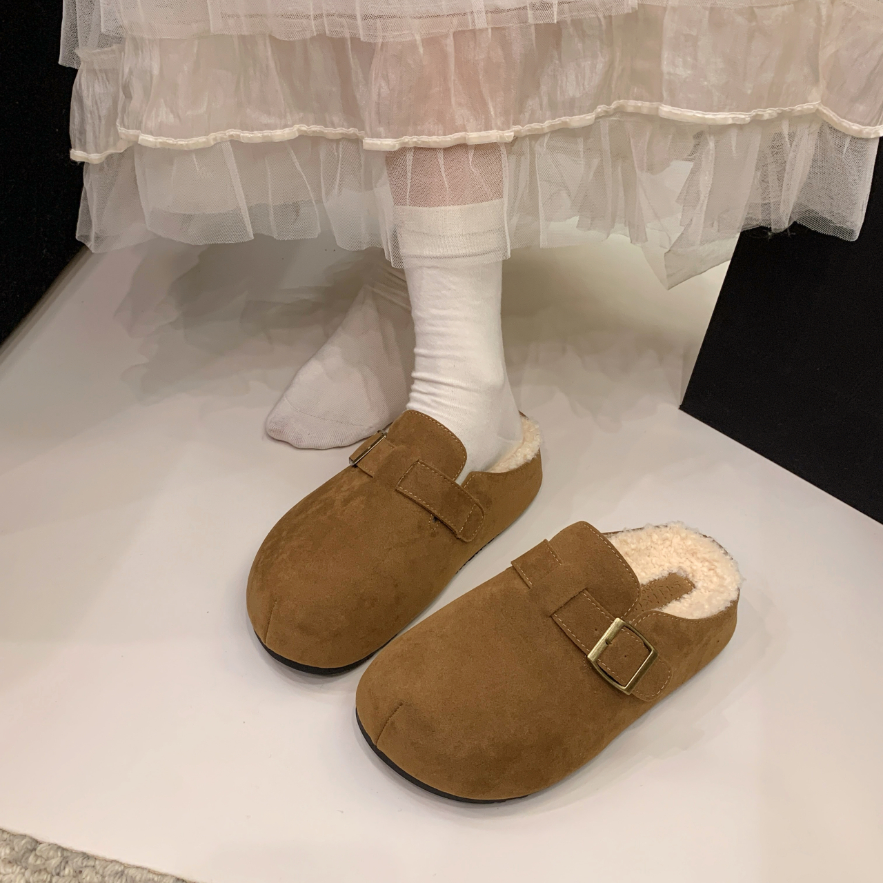 2025冬季爆款一脚蹬加绒时尚百搭厚底休闲保暖洋气厚底勃肯女潮鞋