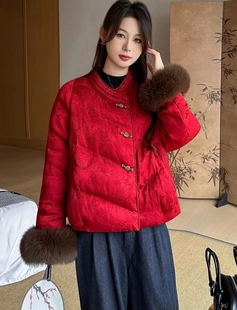 新中式红色立领羽绒服女短款仿真毛袖口盘扣保暖外套2025冬季新款