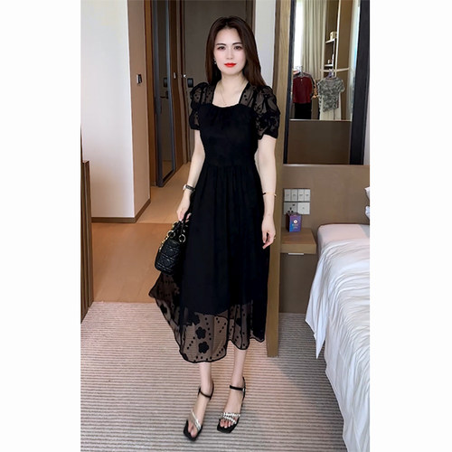 时尚连衣裙女士夏季新款气质减龄A字裙洋气U领蕾丝拼接中长款裙子