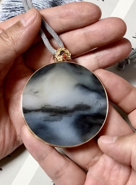 老石头和田玉墨玉籽料玉牌挂件金镶玉青花山水籽玉圆牌吊坠42.9克