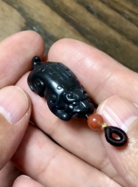 老石头和田玉墨玉籽料商虎吊坠仿古生肖虎神兽籽玉挂件正品7.08克