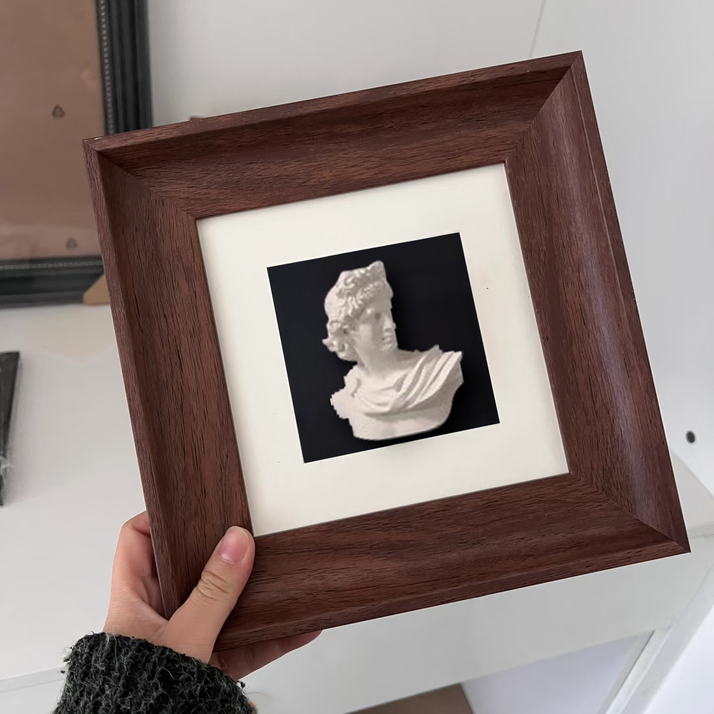 法式极简风装饰画卧室小餐厅氛围感挂画卡纸石膏人物复古立体壁画图片