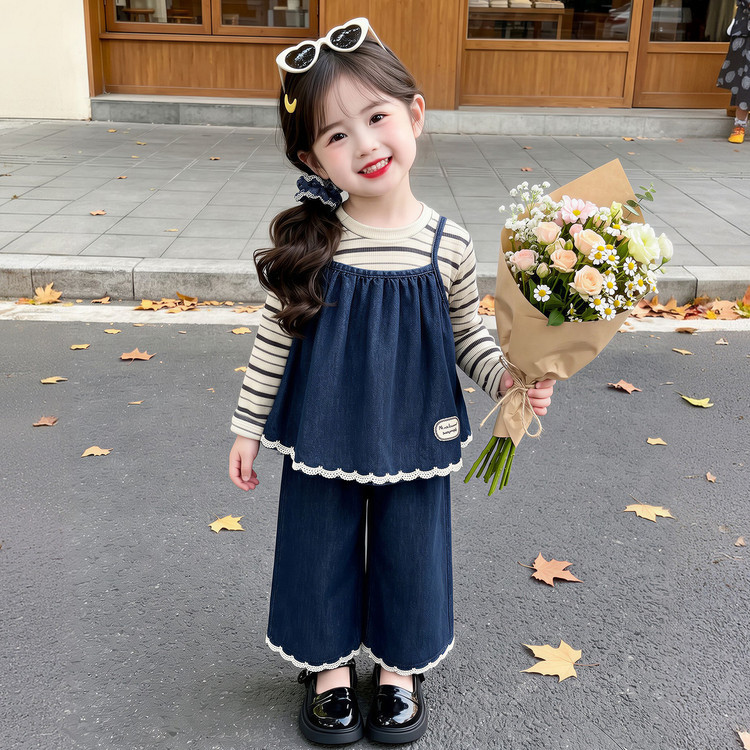 女童套装春秋季2026新款儿童宝宝秋装条纹打底衫牛仔吊带三件套
