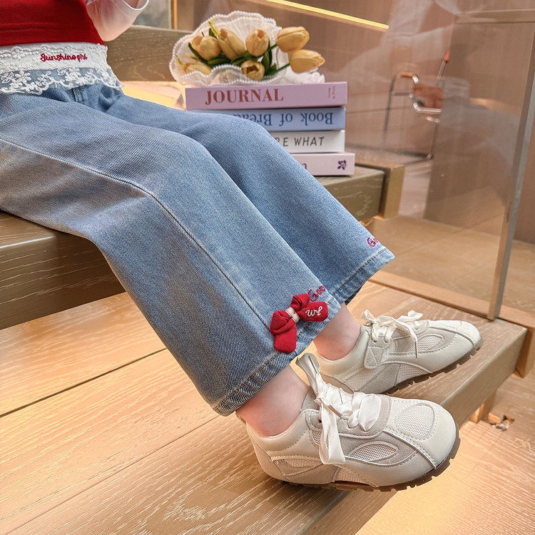 女童牛仔裤春秋季2026新款女宝宝洋气长裤春款小童儿童装直筒裤子