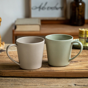 巷子尾〖两个好看 杯子〗简约浮雕马克杯水杯陶瓷咖啡杯杯具套装