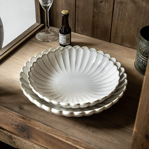 巷子尾仪式感浮雕花边陶瓷沙拉盘