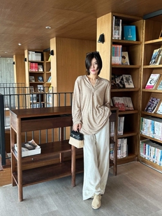 现货秋上新【ONIVINTAGE欧尼】轻奢极简亚麻竹节高品极简V领上衣