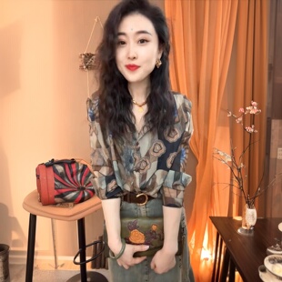 春夏时尚长袖丝麻薄款防晒衬衫宽松休闲遮肉印花衬衣大码打底小衫