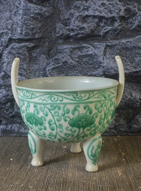 缠枝莲三足炉古董古玩