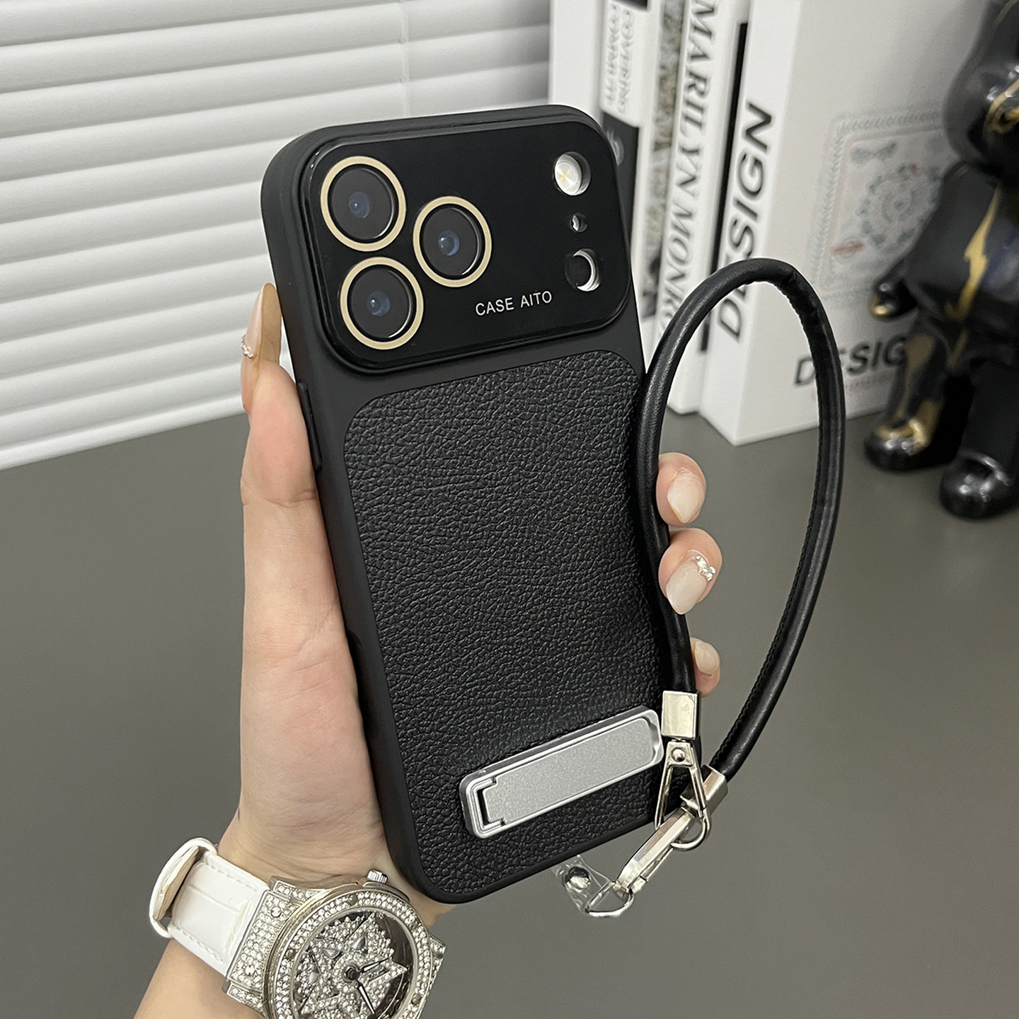 三只鱼【个性荔枝皮纹石墨黑手提绳】适用苹果17/16/15promax手机壳新款ipone镜头膜创意防摔全包保护套男女,3C数码配件,手机保护套/壳,淘宝优惠券,粉丝福利购,淘宝优惠卷