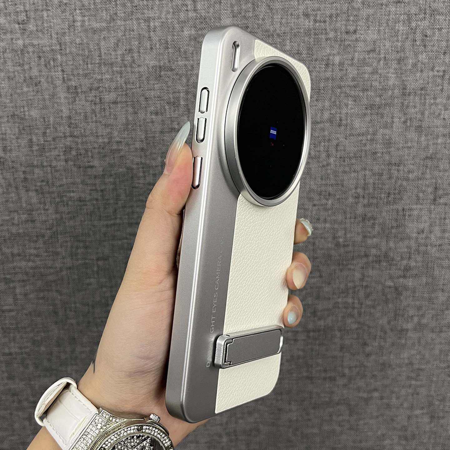 三只鱼【高档荔枝皮纹相机壳典雅白支架】适用vivox300ult