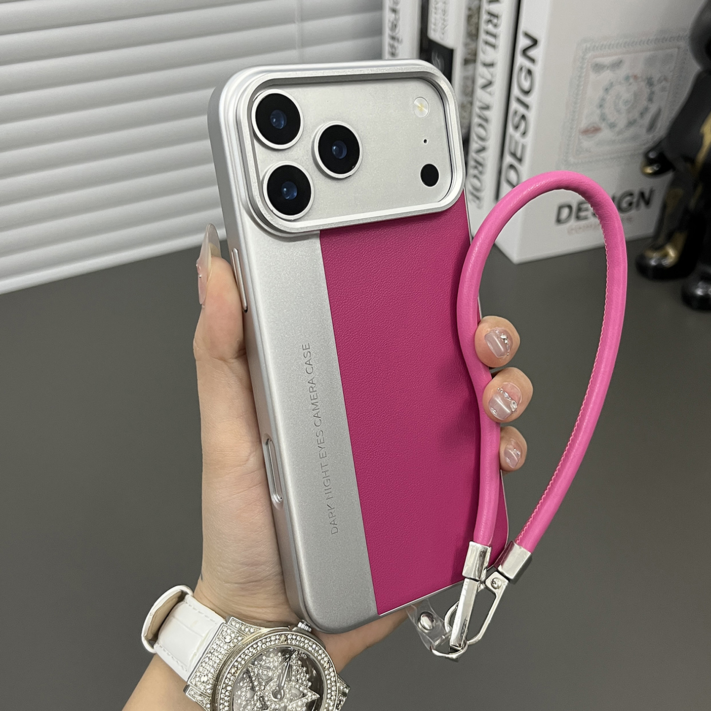 适用iphone17promax手提绳手机壳