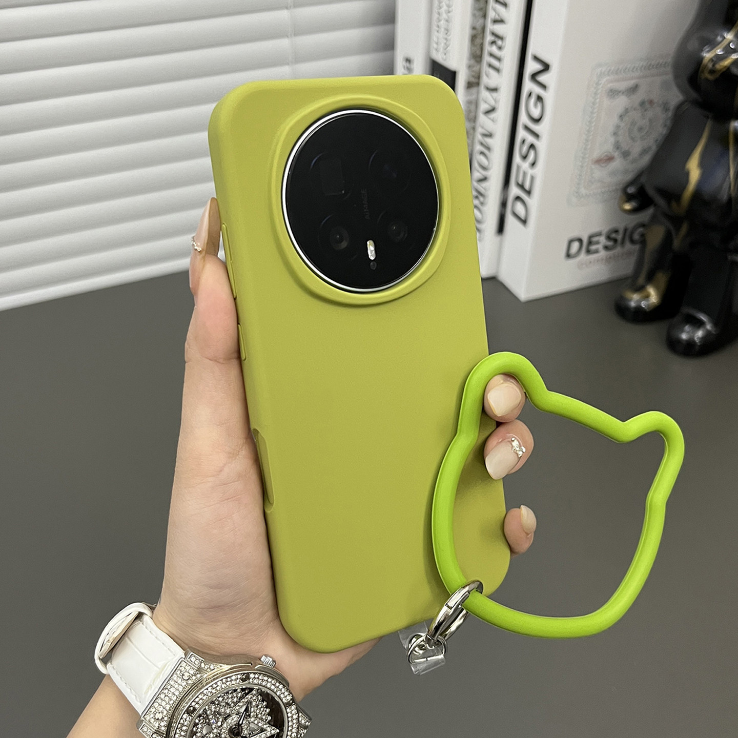 三只鱼【森系液态硅胶香颂绿手提环】适用于荣耀magic8/7/6pro/x70/60手机壳新款复古防摔小众全包保护套男女