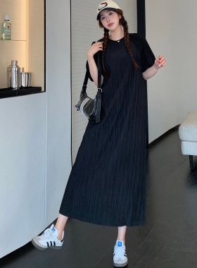 夏装2026新款大码女装胖mm赫本风长款宽松黑色过膝褶皱显瘦连衣裙