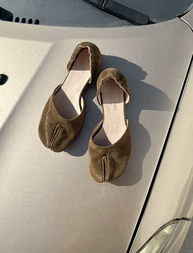 HOMEWORK低跟分趾包头手工制作