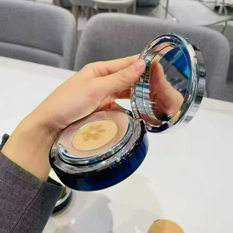 莱珀妮鱼子精华气垫粉底娇嫩花瓣