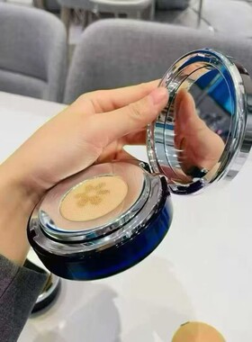 莱珀妮鱼子精华气垫粉底娇嫩花瓣