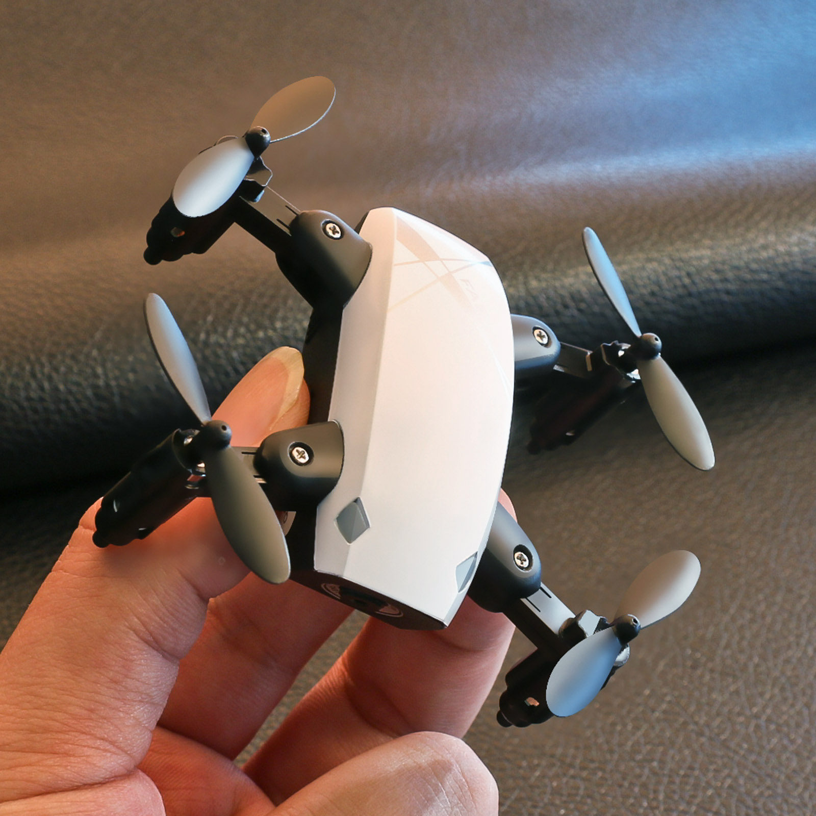 凌客科技迷你折叠无人机入门遥控飞机专业高清航拍儿童男孩小玩具