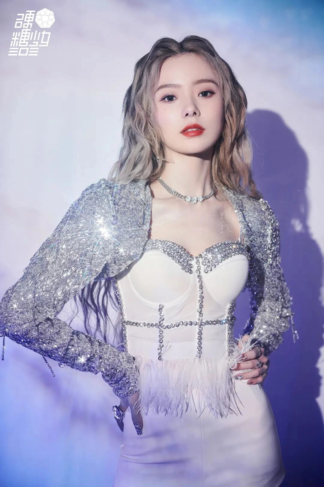 陈卓璇同款爵士舞歌手DS韩舞JAZZ表演出服女团打歌服白色亮片套装