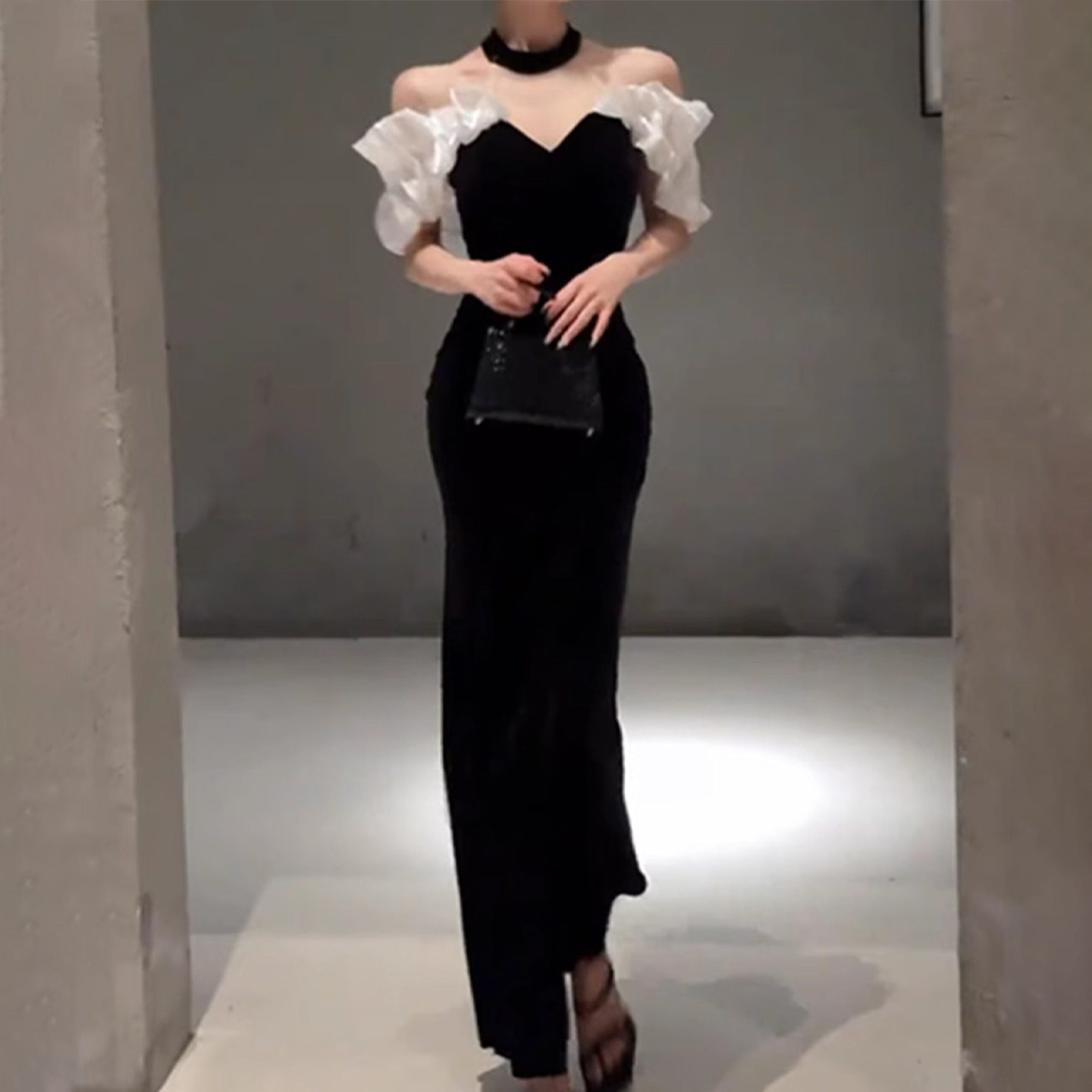 赫本风黑色一字肩长裙女气质高级礼服裙显瘦小黑裙性感丝绒包臀裙