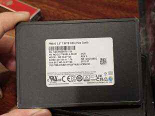 三星PM9A3 7.68TB U.2企业级固态 PCIe Gen4 NVMe协议 健康度100%