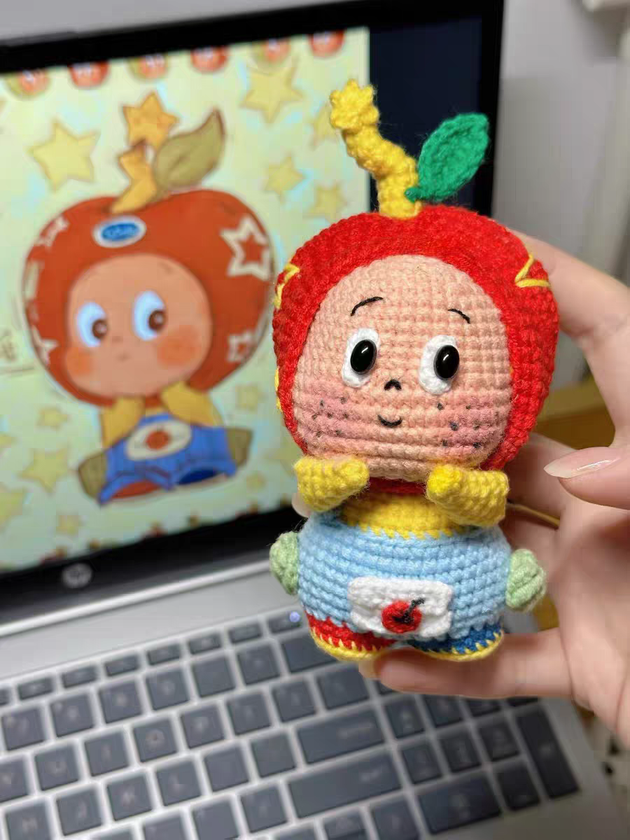成品diy材料包手工钩织苹果星星人玩偶包包挂饰钥匙扣创意礼物