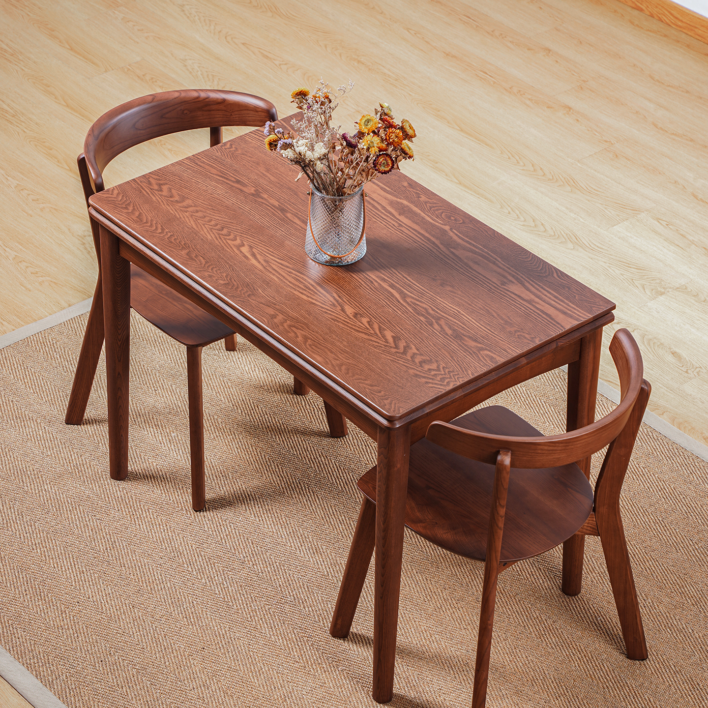 新款水曲柳胡桃色实木折叠餐桌