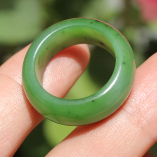 回馈玉友仅98元 方言和田玉老俄料油润阳绿色碧玉内径17.5mm戒指A6