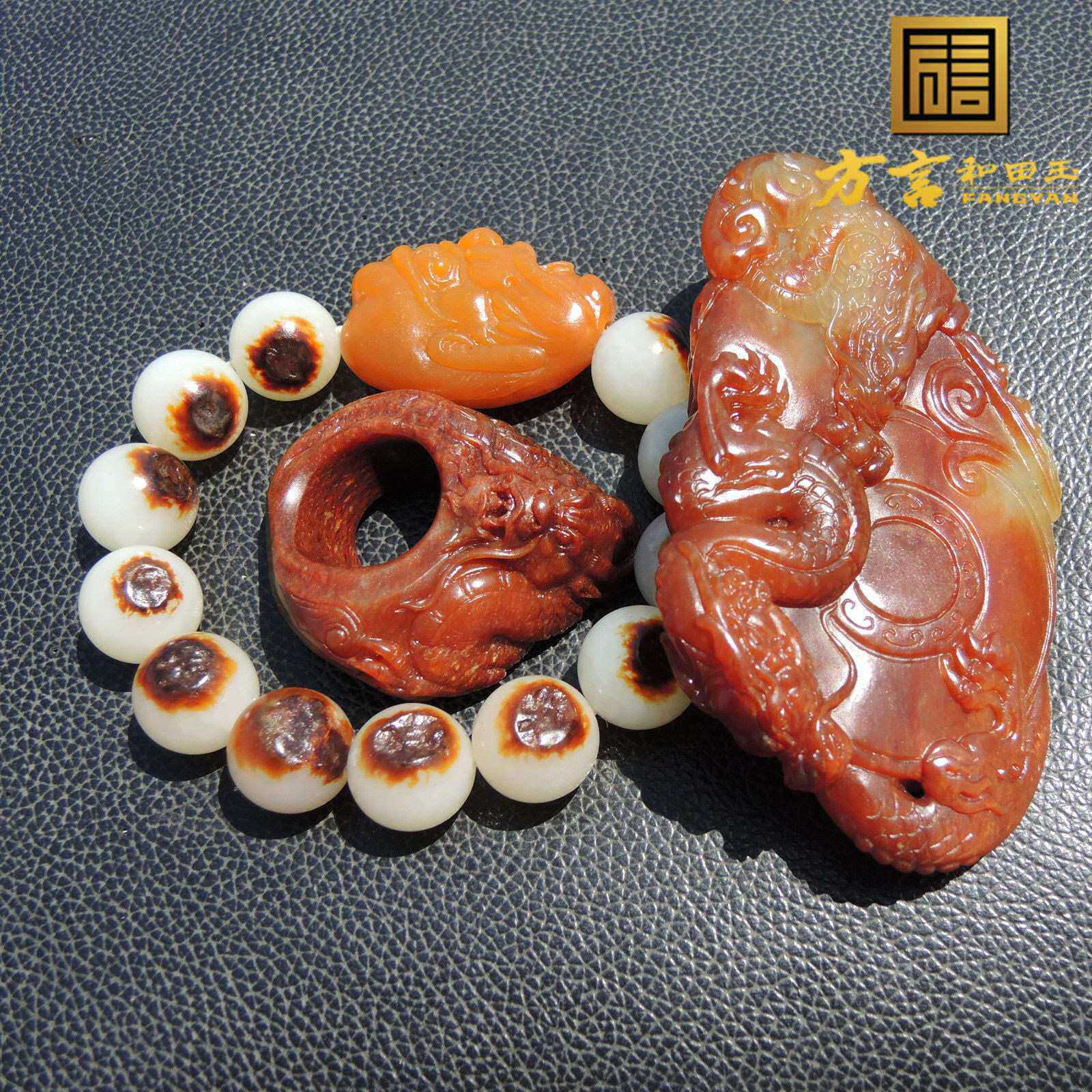 方言镇店之宝珍稀红色名品鸽血红色红沁原生黄玉籽料双龙手把件R