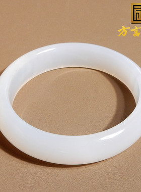 美美哒玉髓白月光女神手镯