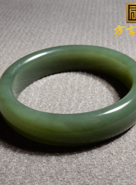 嗨翻方言精品和田玉佩戴级青海特色老坑料湖水绿61mm手镯h2