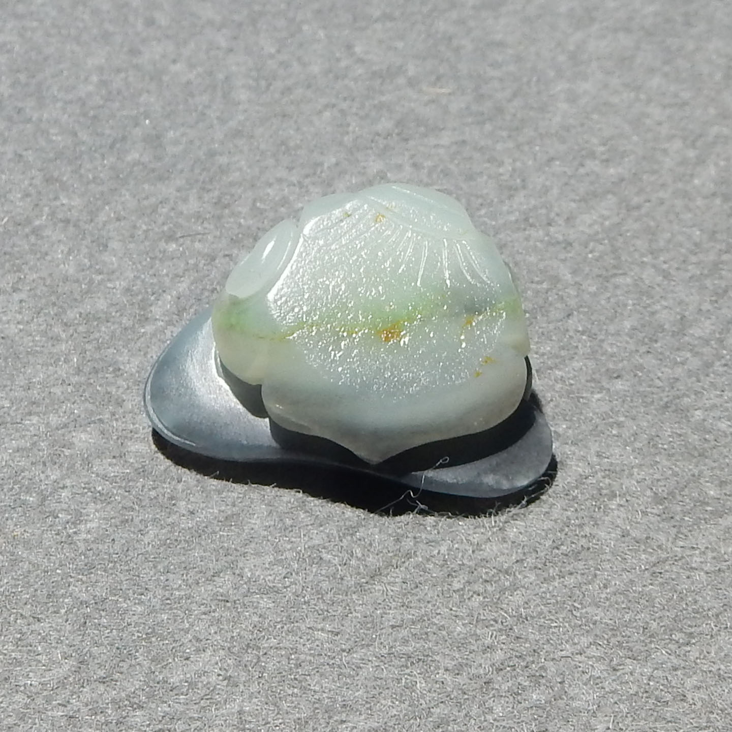 方言和田玉特色精品新疆青花籽料带翠色留毛孔油润细腻三色吊坠w4