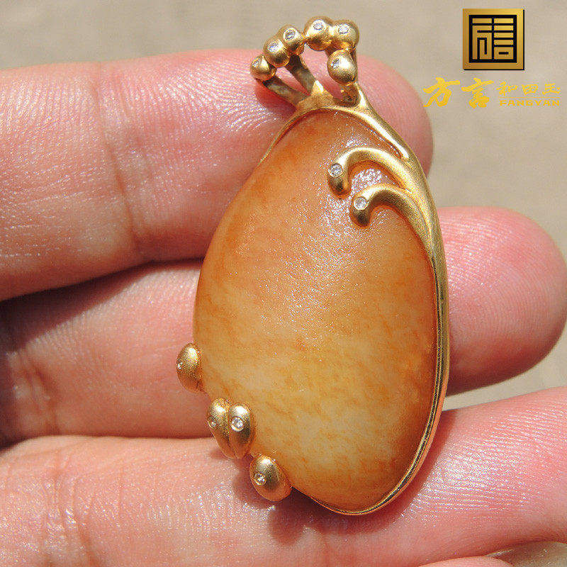 方言珍稀俏皮名品玉金包银挂件籽料18K金镶玉真钻豪华原石吊坠子F